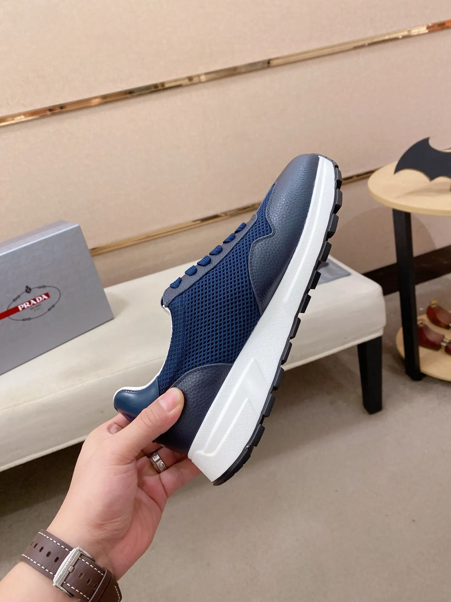 Men's shoes 💰 580💰 ✔️✔️✔️High version High-quality new PRADA (Prada) counters are launched simultaneously, new men's shoes, 😘fabrics are selected from first-layer cowhide fabrics. Lining: Imported cowhide leather lining. 👍🏿High-end☄️Open-molded non-slip rubber outsole, exquisite lines, simple and elegant, comfortable and high-end for leisure travel. Code number: 38 to 45
